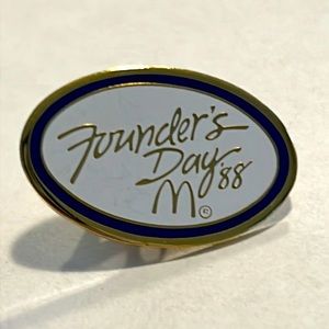 McDonald’s crew pin